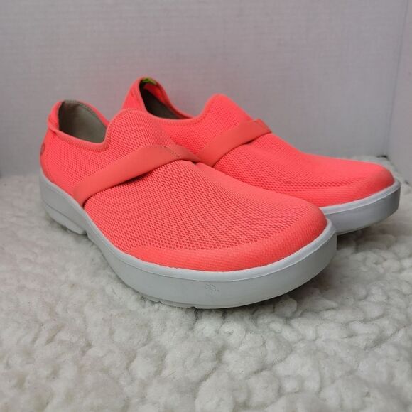 OOFOS OOmg Low Top Comfort Recovery Shoes Unisex W 12, M 10.5 Coral Orange - Picture 1 of 11